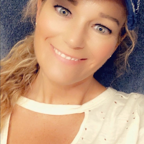 Meet your Posher, Christa - Picture 5 of 10